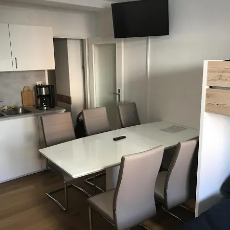 Schoenes Ferienappartment In Zell Am See: Zentral Gelegen Und Naehe Der Areitbahn Und Dem Zeller See Buitenkant foto