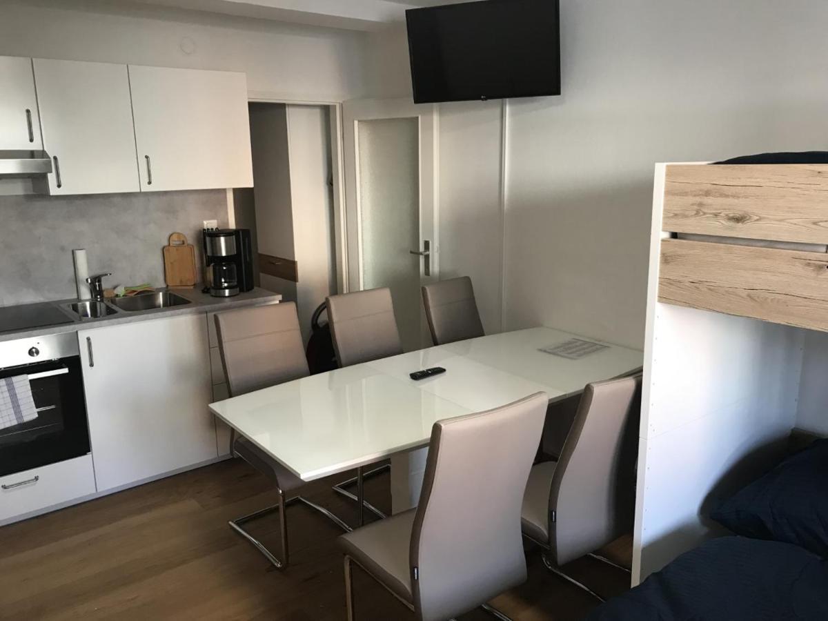 Schönes Ferienappartment In Zell Am See: Zentral Gelegen Und Nähe Der Areitbahn Und Dem Zeller Apartment